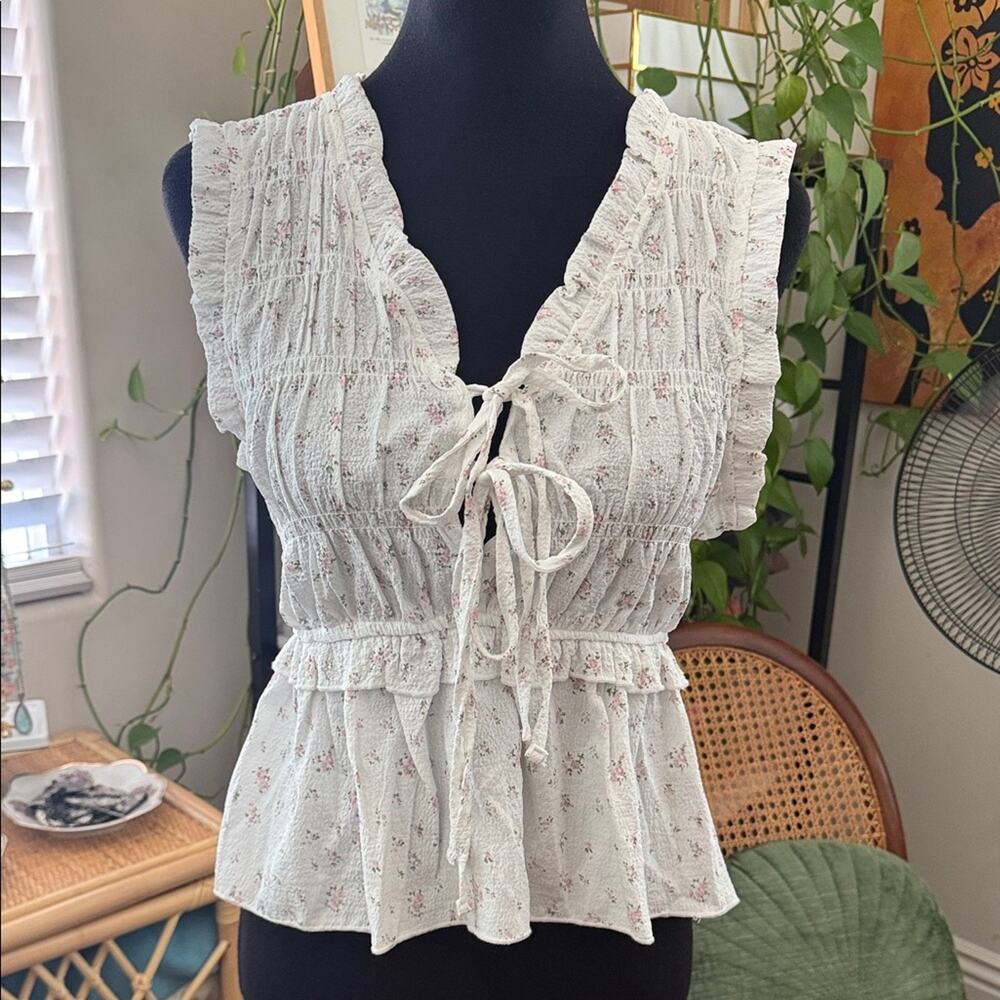 American Flirt White & Pink Floral Peplum Hem Tie Front Top